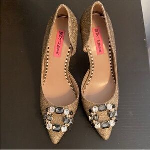 Brand new Betsy Johnson NWOT party glitter jeweled D'Orsay pumps! Size 7.5